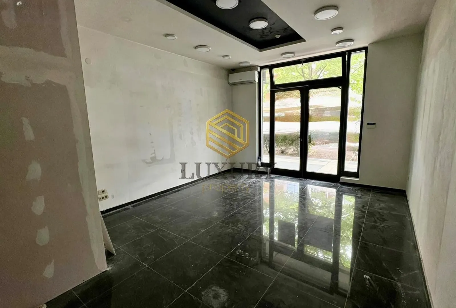 Rent, office space, 33m², City Kvart, Podgorica