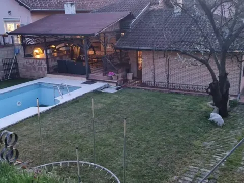 Prodaja, kuća, 165m², Sremska Kamenica, Petrovaradin - image 2