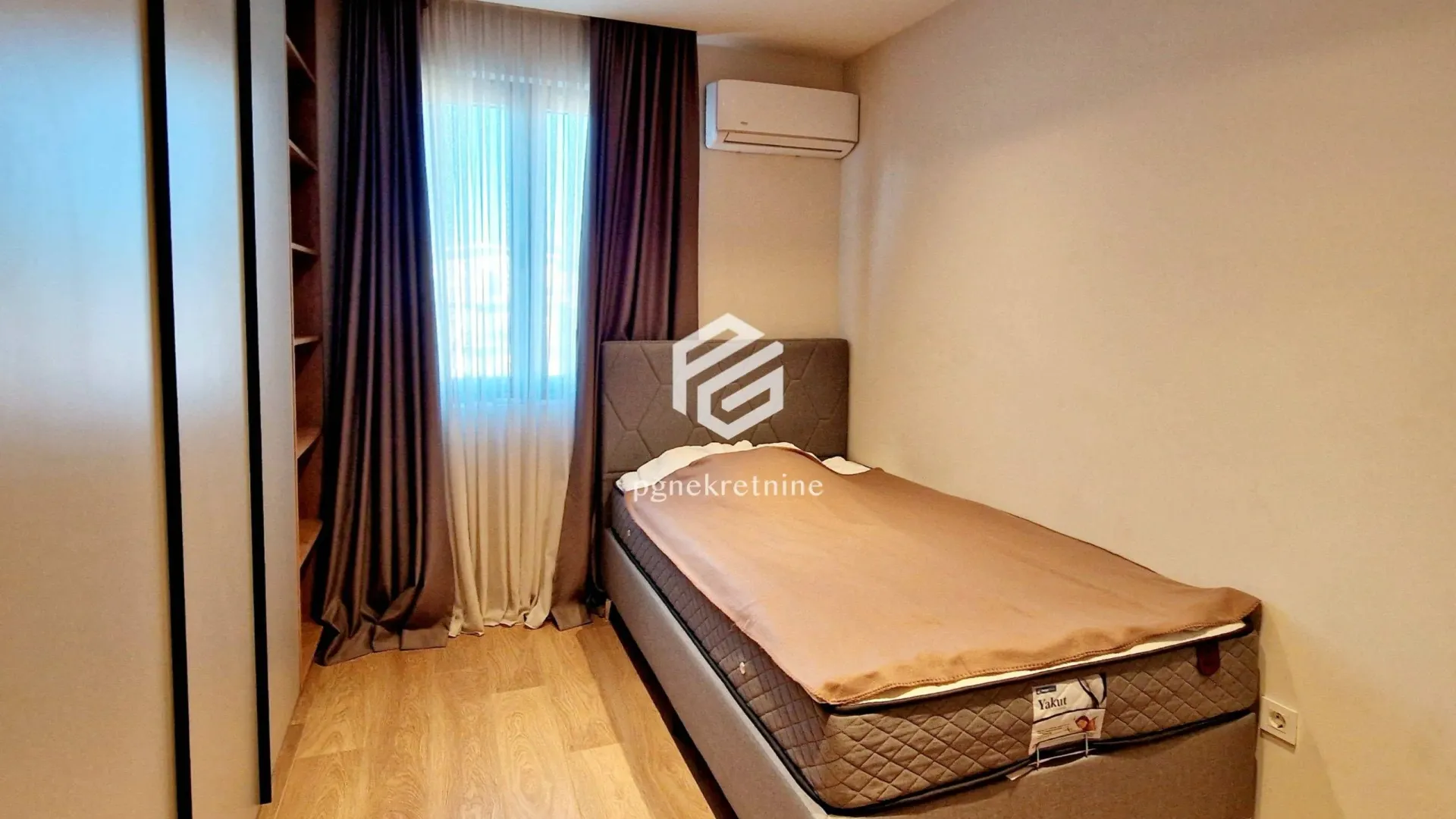 Rent, two bedroom apartment, 120m², Centar, Podgorica