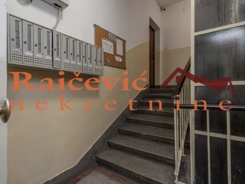 Sale, two bedroom apartment, 56m², Cvetni Trg, Vračar Sve Podlokacije - image 11