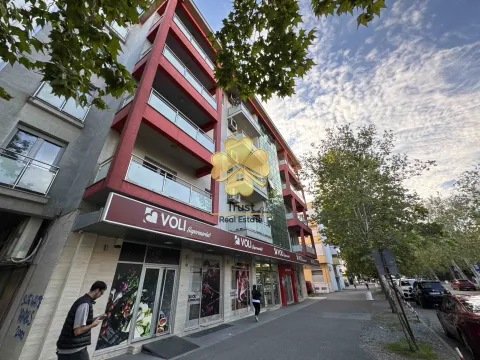 Izdavanje, dvosoban stan, 85m², Preko Morače, Podgorica - image 16