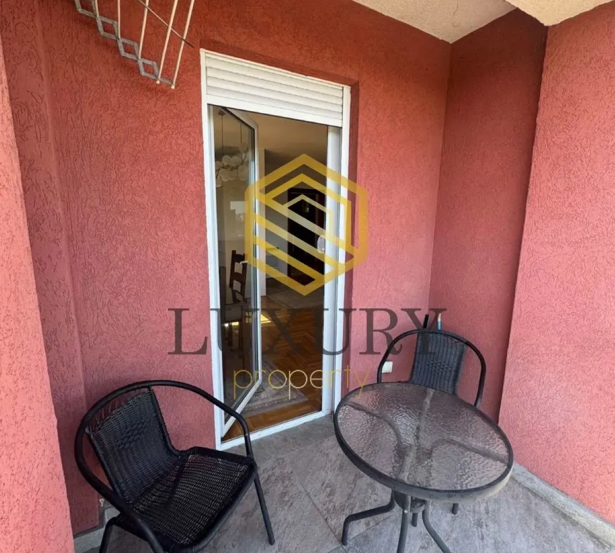 Izdavanje, trosoban stan, 92m², 1 maj, Podgorica