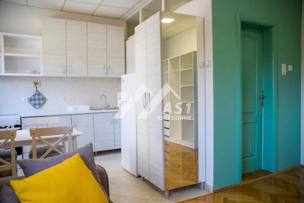 Izdavanje, jednosoban stan, 31m², Centar, Novi Sad