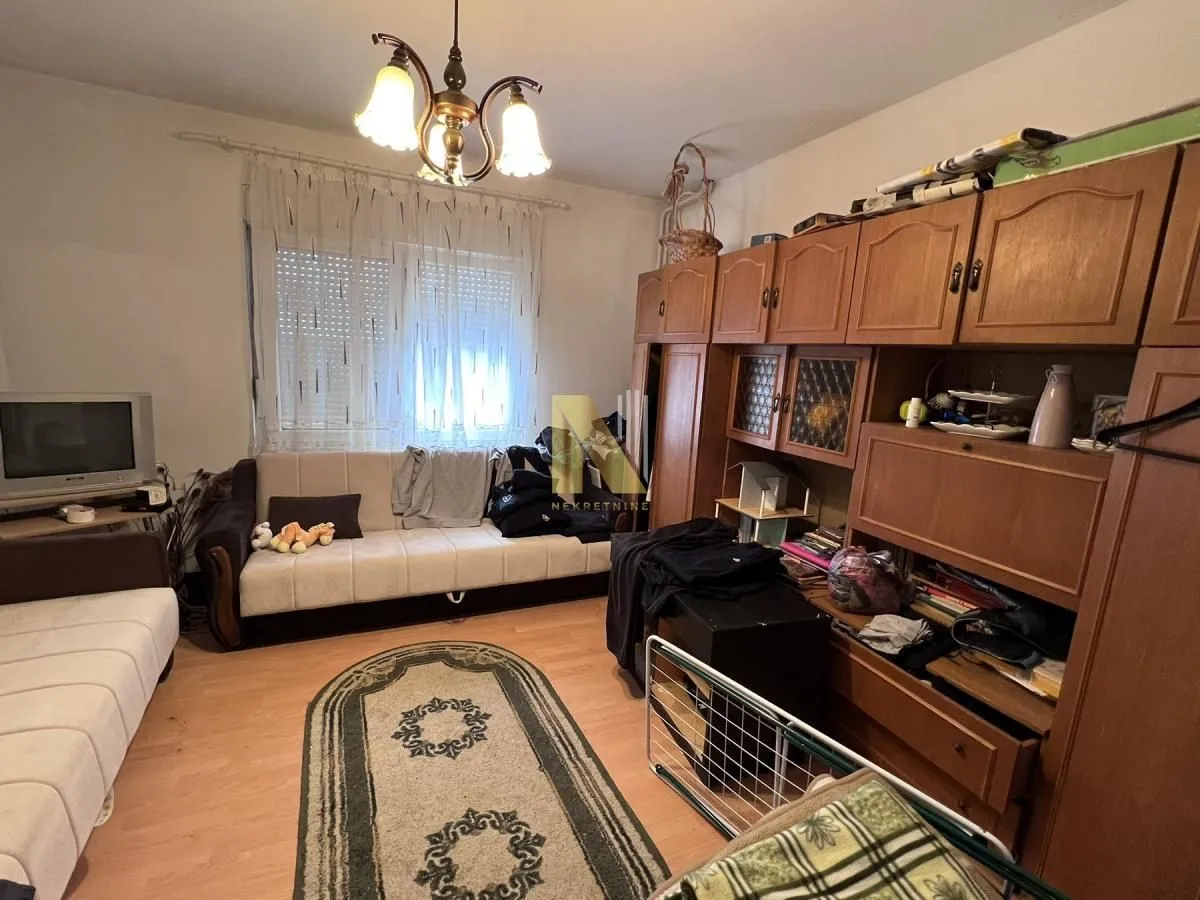 Prodaja, kuća, 330m², Veternik, Novi Sad Sve Podlokacije