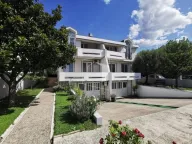 Prodaja, kuća, 350m², Podgorica, Crna Gora - image 1