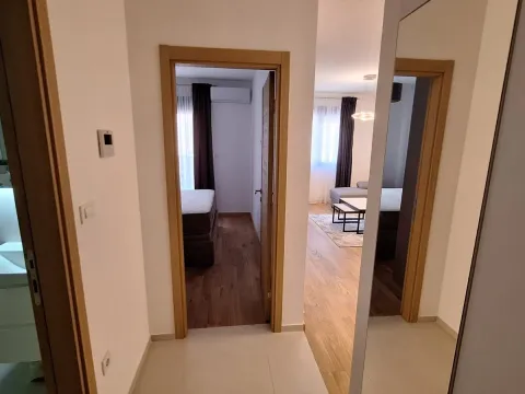 Izdavanje, jednosoban stan, 45m², City Kvart, Podgorica - image 3