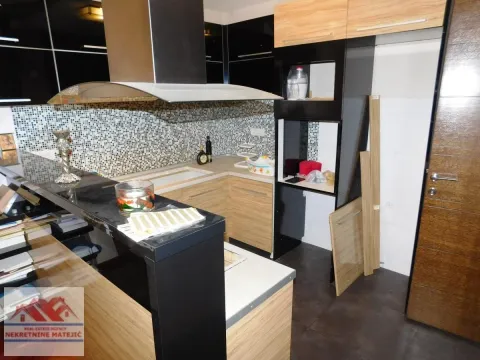 Sale, house, 300m², Kragujevac, Srbija - image 45