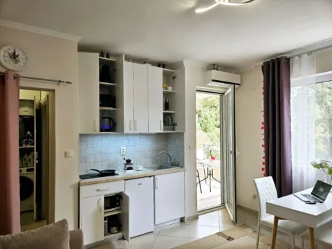 Rent, studio apartment, 28m², Sutomore, Bar - image 3