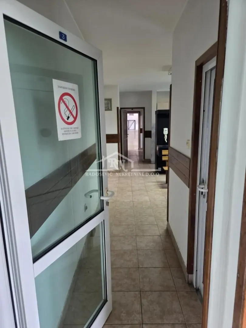 Izdavanje, poslovni prostor, 555m², Šimanovci, Pećinci
