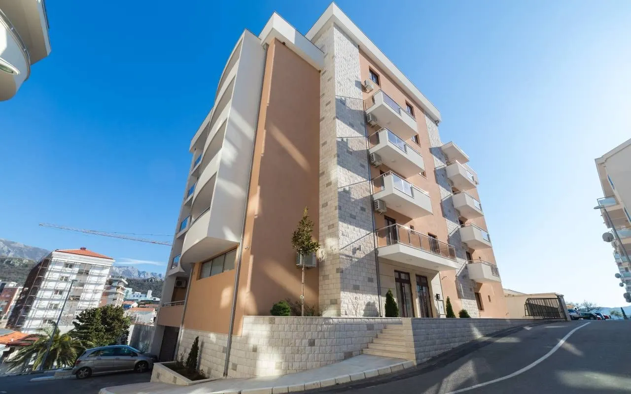 Prodaja, trosoban stan, 107m², Bečići, Budva