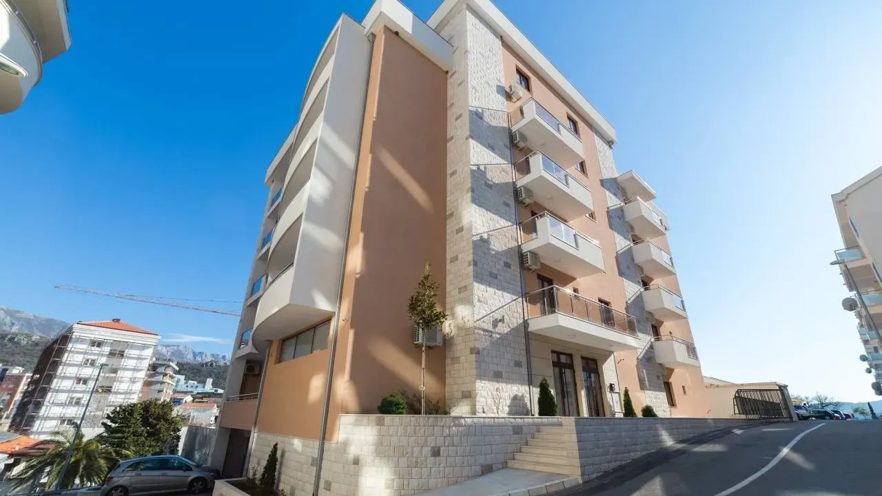 Sale, three bedroom apartment, 107m², Bečići, Budva