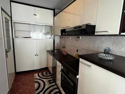 Izdavanje, dvosoban stan, 70m², Centar, Tivat - image 4