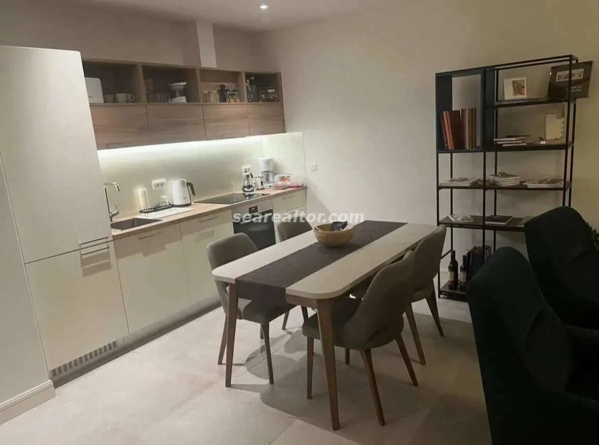 Izdavanje, jednosoban stan, 60m², Luštica Bay, Tivat