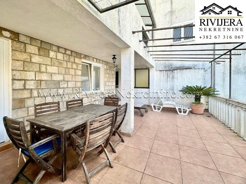 Sale, house, 300m², Stoliv, Kotor