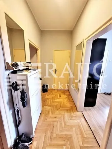 Rent, two bedroom apartment, 60m², Stari Grad, Beograd