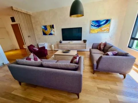 Rent, three bedroom apartment, 100m², City Kvart, Podgorica - image 2