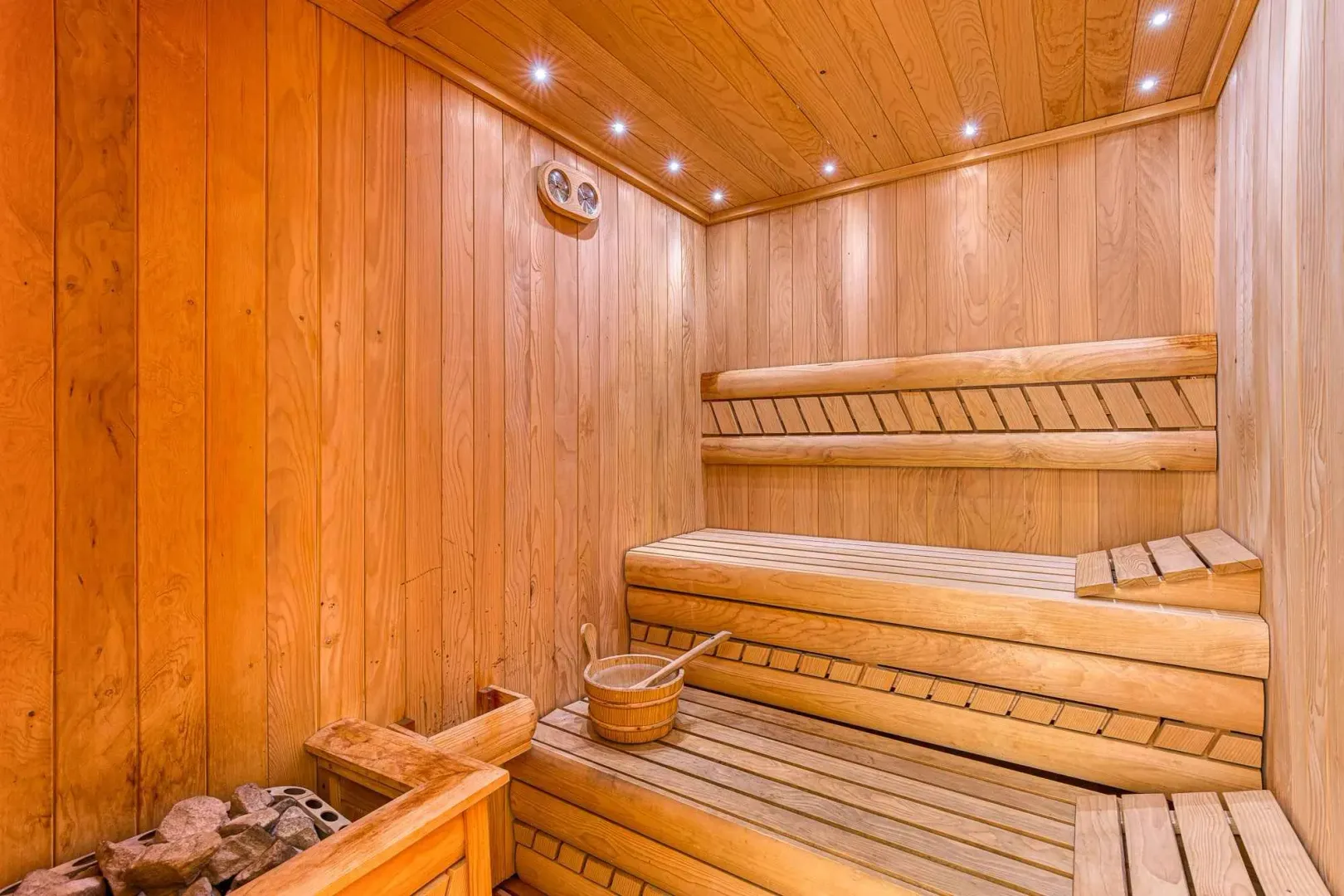 Prodaja, kuća, 650m², Bečići, Budva