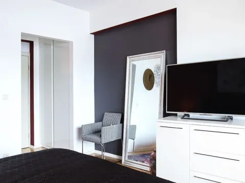 Izdavanje, trosoban stan, 198m², Budva, Crna Gora - image 22