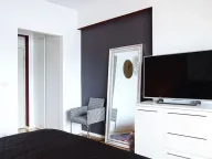 Izdavanje, trosoban stan, 198m², Budva, Crna Gora - image 22