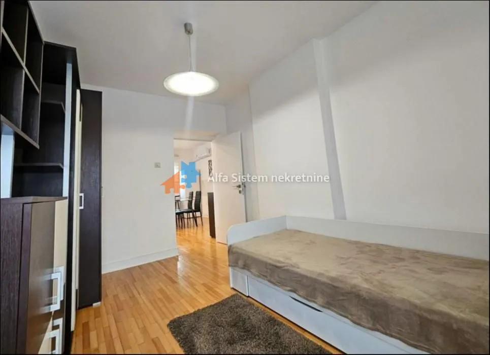 Rent, three bedroom apartment, 61m², Južni Bulevar, Vračar Sve Podlokacije
