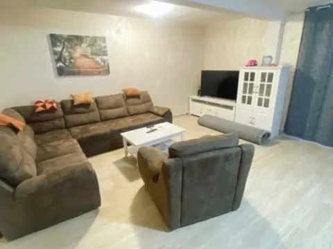 Izdavanje, kuća, 185m², Krimovica, Kotor - image 6