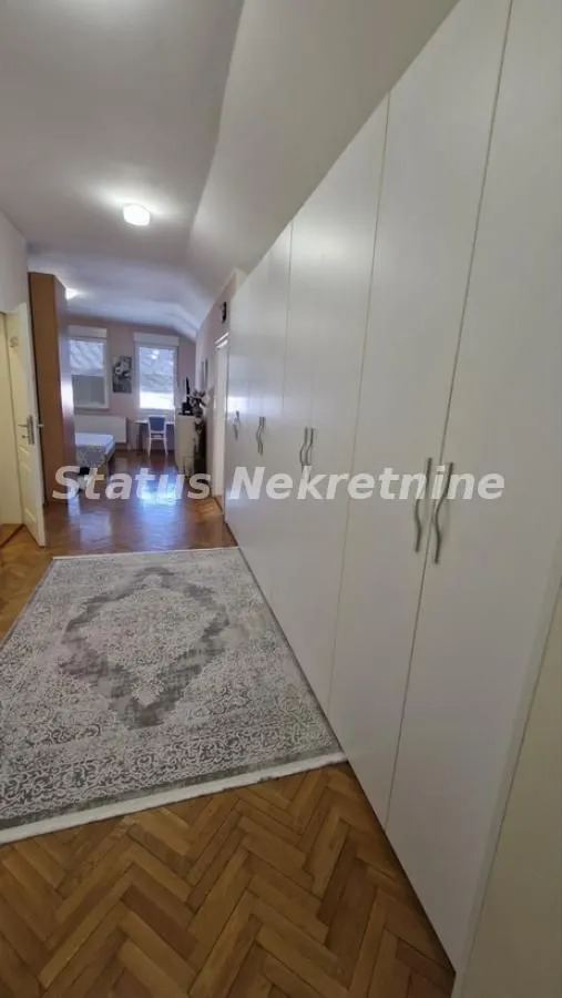 Prodaja, četvorosoban stan, 120m², Centar, Novi Sad