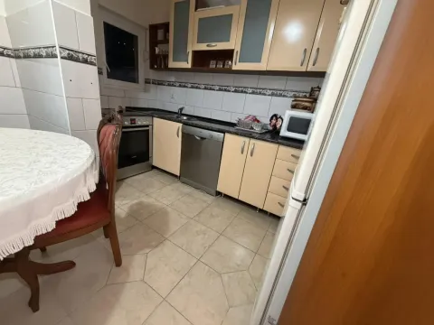 Izdavanje, četvorosoban stan, 120m², Škaljari, Kotor - image 14