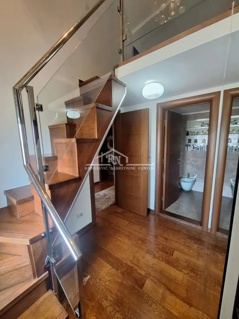 Prodaja, dvosoban stan, 87m², Voždovac Sve Podlokacije, Beograd