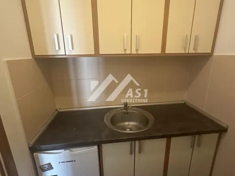 Izdavanje, stan, 27m², Bulevar Evrope, Novi Sad Sve Podlokacije - image 7