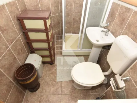 Izdavanje, jednosoban stan, 43m², Centar, Podgorica - image 10