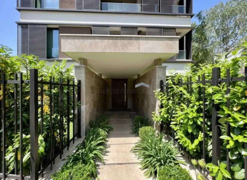 Prodaja, dvosoban stan, 86m², Centar, Podgorica