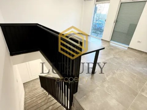 Izdavanje, poslovni prostor, 56m², Blok 9, Podgorica - image 3