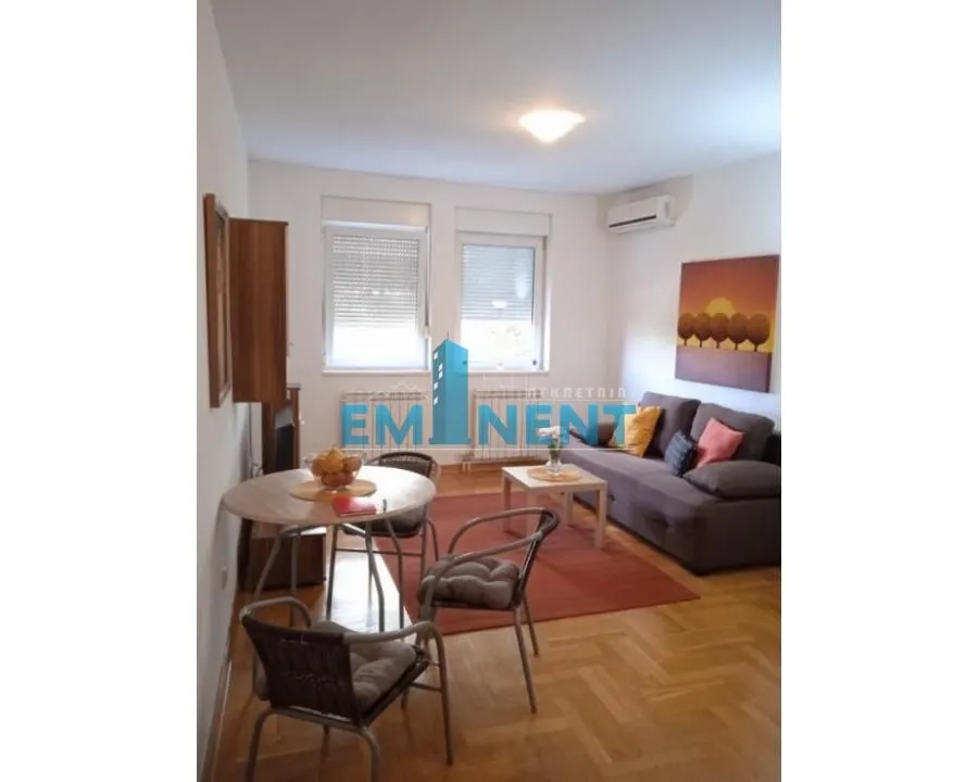 Izdavanje, dvosoban stan, 48m², Uciteljsko Naselje, Zvezdara Sve Podlokacije