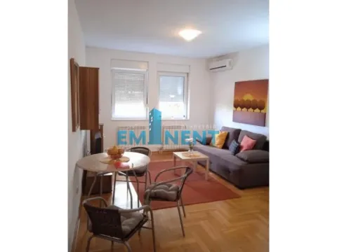 Izdavanje, dvosoban stan, 48m², Uciteljsko Naselje, Zvezdara Sve Podlokacije - image 1