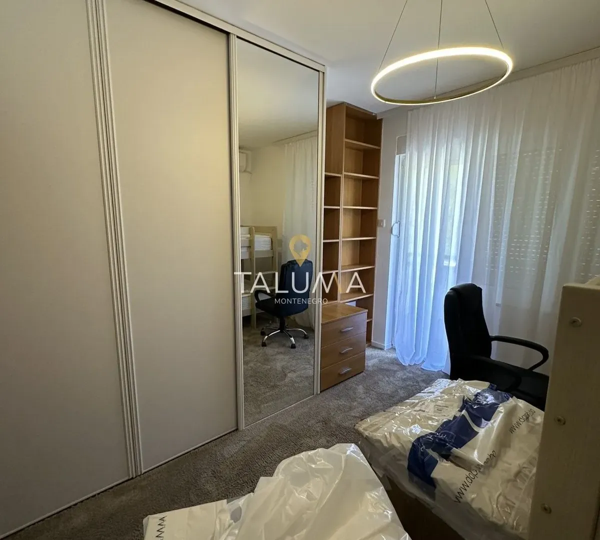 Rent, three bedroom apartment, 200m², Gorica C, Podgorica