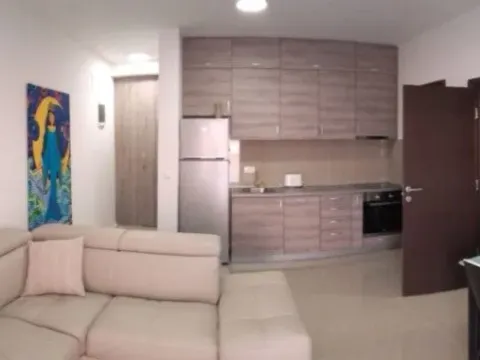 Izdavanje, dvosoban stan, 95m², Donja Lastva, Tivat - image 1