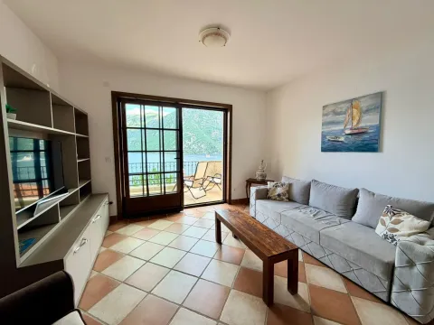 Sale, two bedroom apartment, 87m², Morinj, Kotor - image 1
