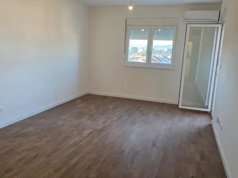 Prodaja, jednosoban stan, 45m², Stari Aerodrom, Podgorica - image 4