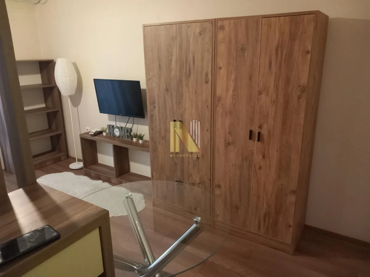 Prodaja, garsonjera, 25m², Grbavica, Novi Sad Sve Podlokacije