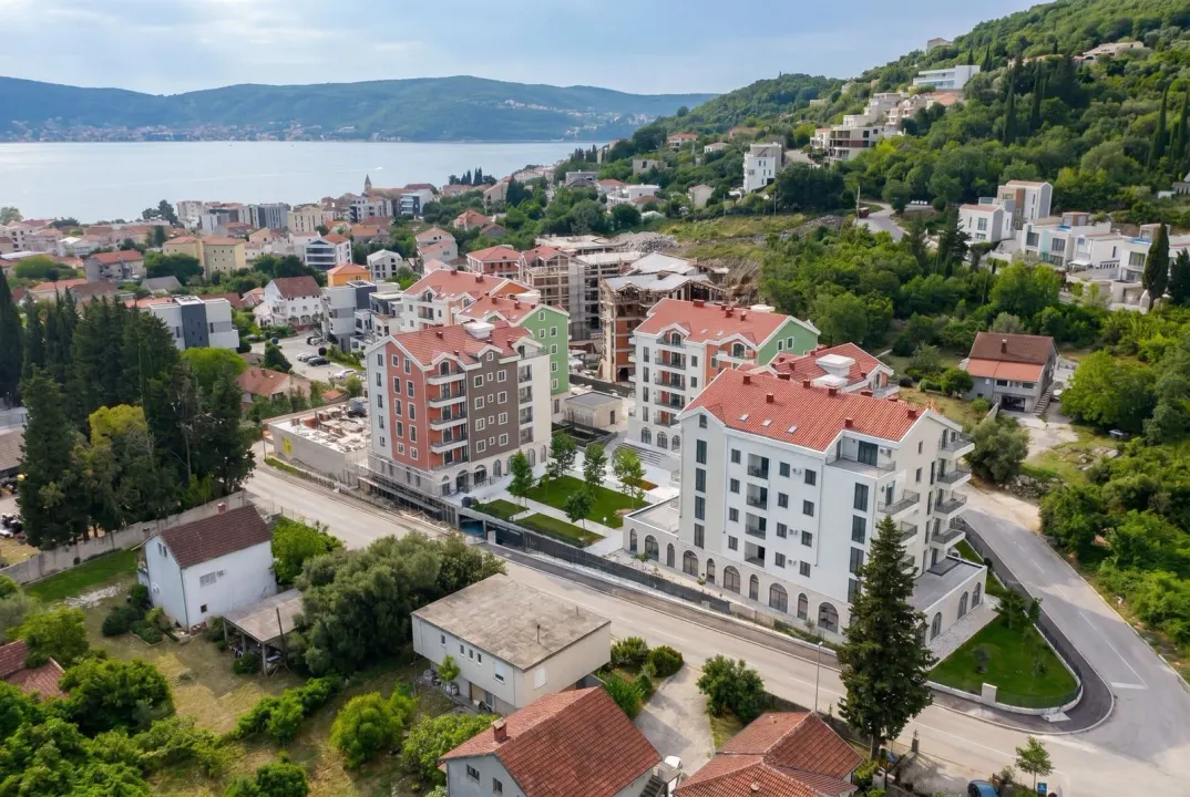 Prodaja, trosoban stan, 65m², Tivat, Crna Gora