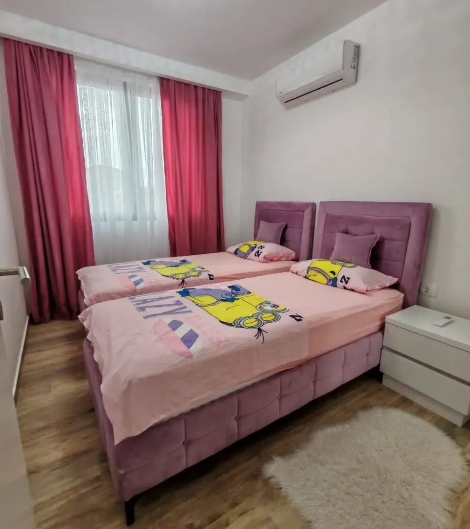 Rent, two bedroom apartment, 60m², Bečići, Budva