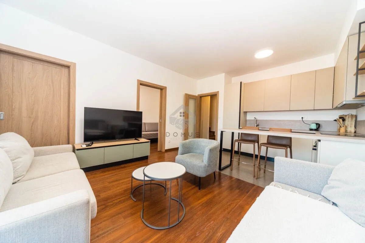 Izdavanje, trosoban stan, 89m², Master Kvart, Podgorica