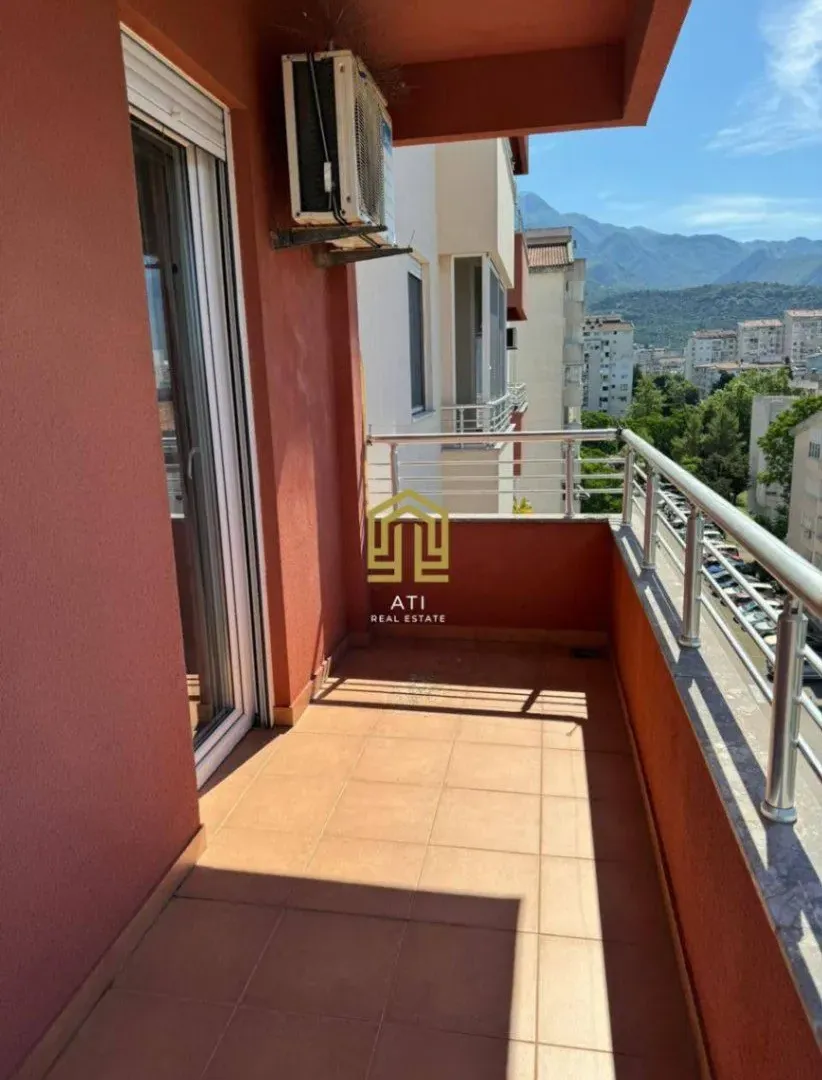 Prodaja, dvosoban stan, 86m², Centar, Bar