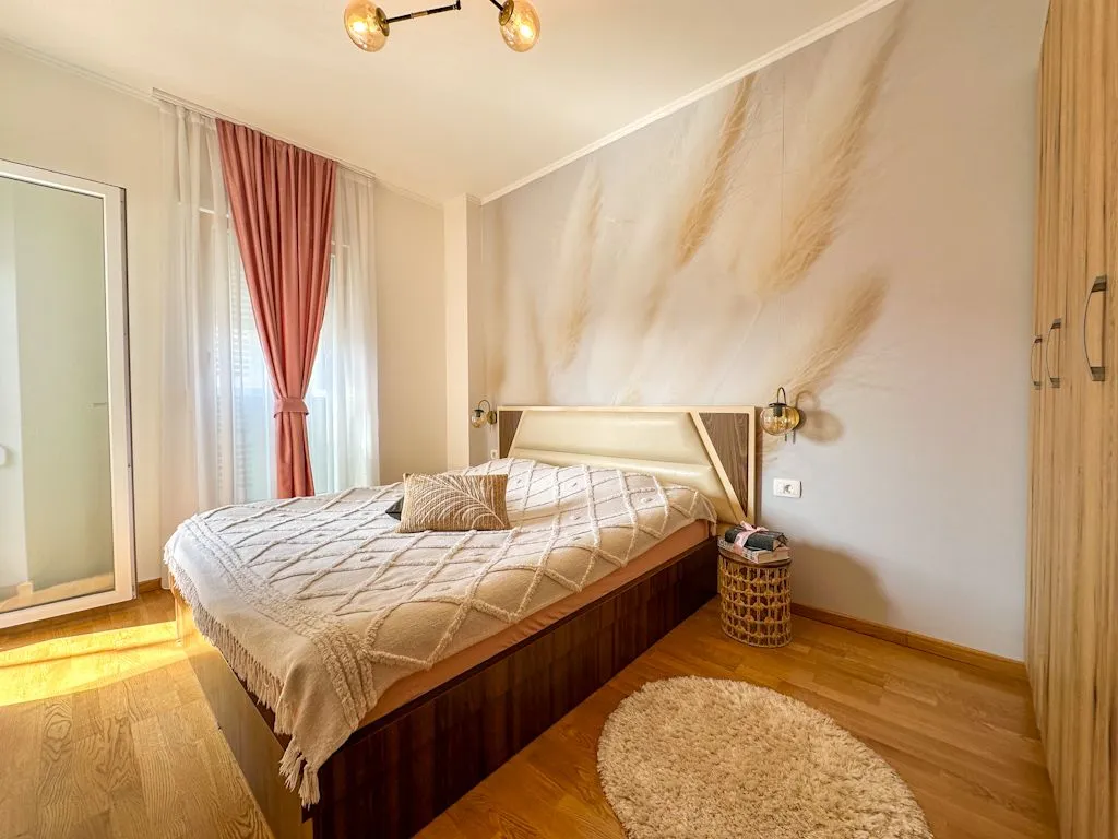Izdavanje, dvosoban stan, 60m², Stari Aerodrom, Podgorica