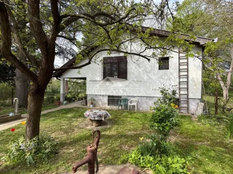 Kuća in Padinska Skela