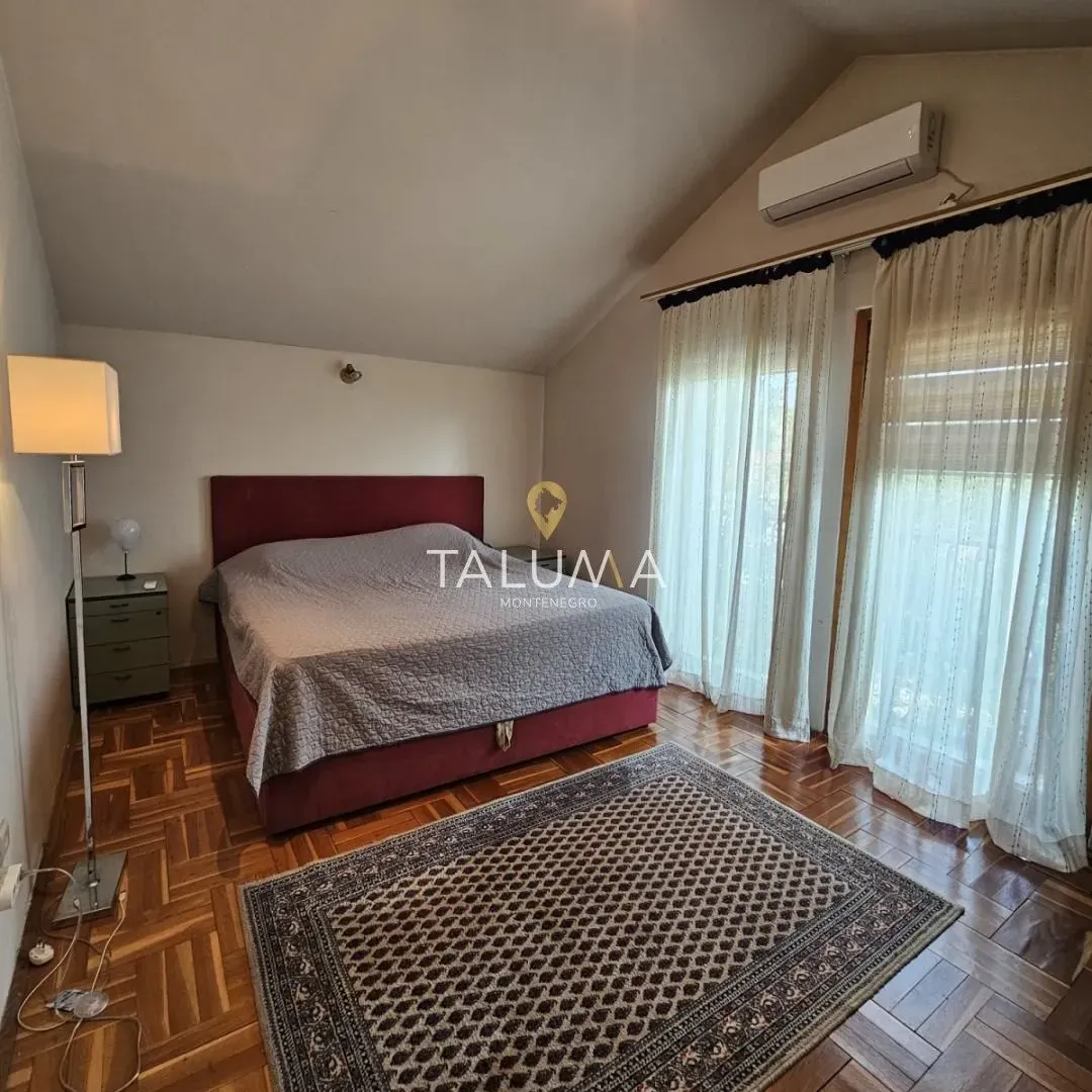 Prodaja, kuća, 300m², Ibričevina, Podgorica