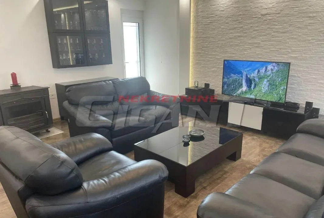 Sale, house, 351m², Novi Banovci, Stara Pazova