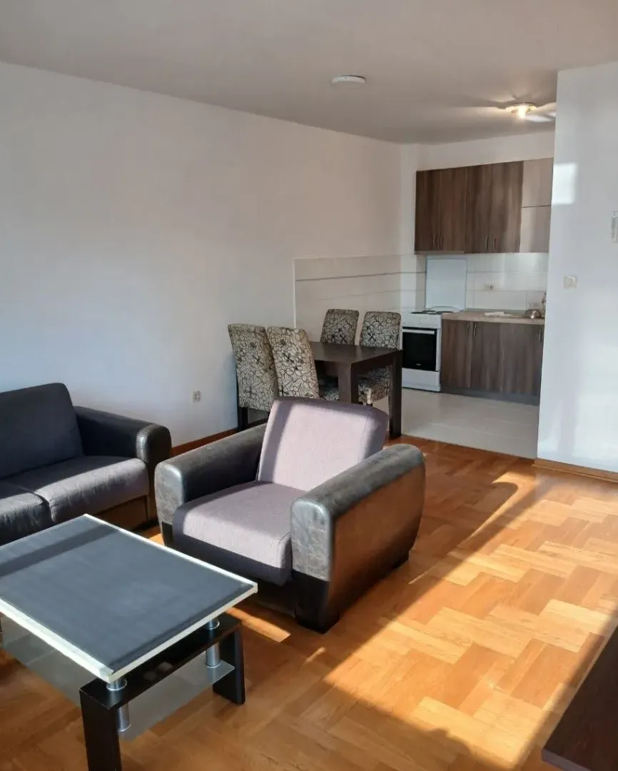 Izdavanje, trosoban stan, 76m², Ljubović, Podgorica