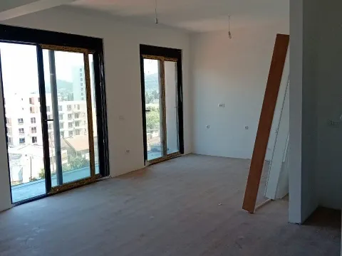 Sale, three bedroom apartment, 94m², Centar, Bar - image 2