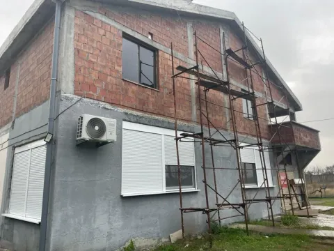 Prodaja, kuća, 400m², Dajbabe, Podgorica - image 2